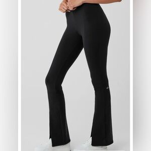 Airbrush High-Waist Flutter Legging